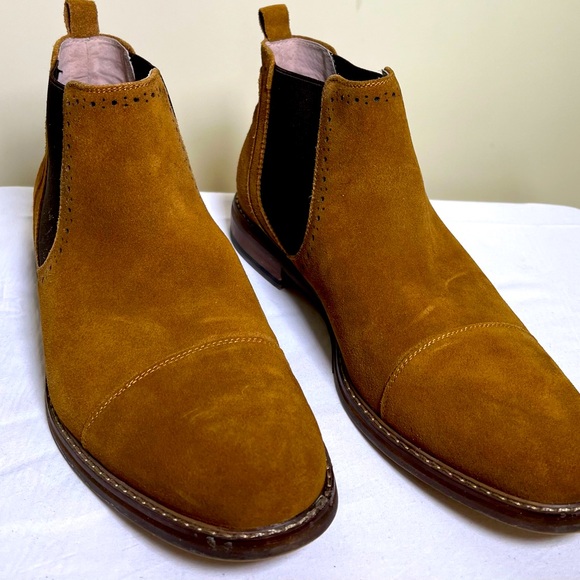 Stacy Adams - Amory Tan Suede Chelsea Boots - Size 11 - Picture 4 of 7